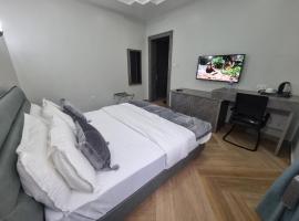 Solace Suites and Homes Maiduguri，位于Maiduguri的酒店