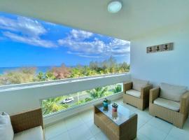 Charming Ocean View Apt Pool，位于La Francia的乡村别墅