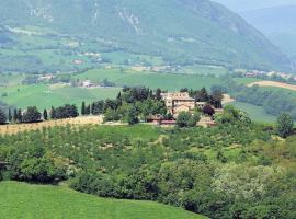 Colle Ridente Residenza d'Epoca，位于卡梅里诺的酒店