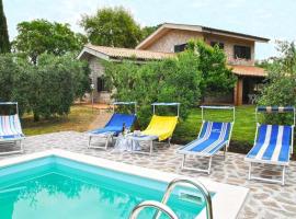Villa Il Casolare Country House con piscina，位于伊特里的酒店