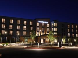 Cedartree Hotel Portland Hillsboro，位于希尔斯伯勒的酒店