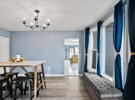 Mins To Dwntwn & Arena Backyard BBQ King Bed