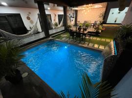 Casa en San Clemente con piscina，位于圣克莱门特的酒店