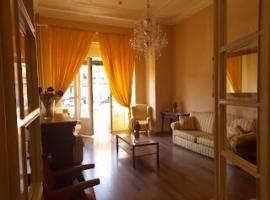 Room in Guest room - Viareggio Top Deco versilia，位于维亚雷焦的旅馆