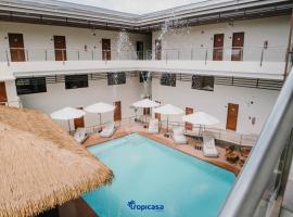 Tropicasa Coron Resort & Hotel，位于科隆布苏安加机场 - USU附近的酒店