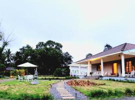 Villa Wodeyarmutt Tropical luxury living，位于Sringeri的度假短租房