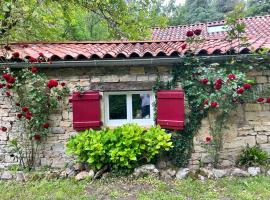 Chambre en bordure d'Aveyron，位于圣昂托南的酒店