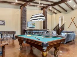 The Entertainer Luxury In The Heart of Flagstaff，位于弗拉格斯塔夫的酒店