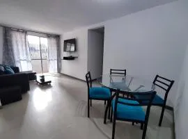 Apartamento con piscina, frente a CC Mayorca