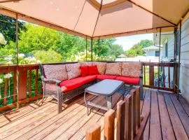Pet-Friendly Waterloo Abode with Deck!