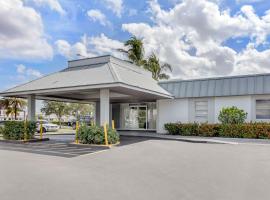 Quality Inn Downtown Stuart，位于斯图尔特的酒店