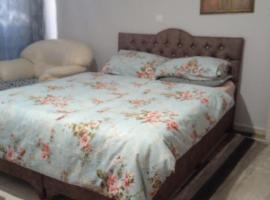 BE MY GUEST - Homestay ApartmentS Guest HouseS Sleeping Rooms，位于安塔利亚的酒店