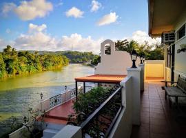 Casa Marina Bed and Breakfast，位于Pagsanjan的酒店