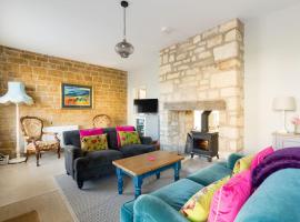 Anchor Weighbridge House, Winchcombe - 4 bed, 4 bath，位于温什科姆的酒店