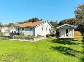 Spacious Family Cottage in Kyrkesund