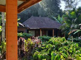 Dina Home Stay at Desa Wisata Wongayagede，位于贾蒂卢维巴塔卡鲁寺附近的酒店