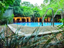 Tropicara Resort，位于锡吉里亚的酒店