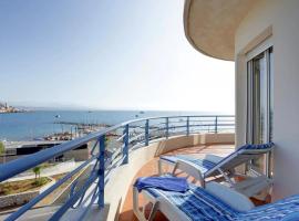 Luxury Apartment with amazing SEA view at Cap d'Antibes，位于昂蒂布的海滩短租房