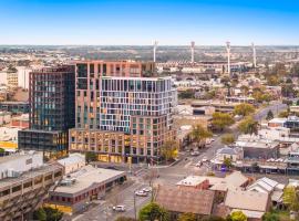 Holiday Inn & Suites Geelong, an IHG Hotel，位于吉朗卡迪尼亚公园附近的酒店