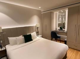 Summer Flower Hotel，位于Wilshamstead的酒店
