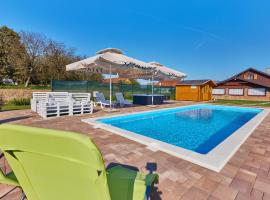 Nice Home In Kupinovac With Kitchen，位于Kupinovac的酒店