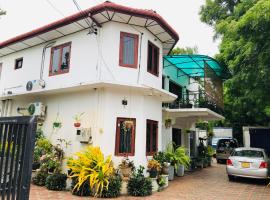 St Anne's Hotel & Restaurant，位于贾夫纳的酒店
