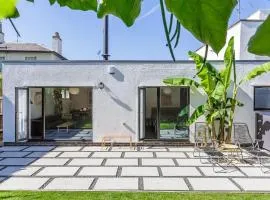Gorgeous 1BD Balearic-style home with Gardens