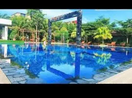 Twin Palms Resort