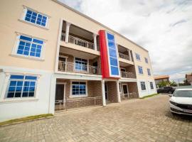 3 bedrooms, Entire Flat, Amasaman - Accra，位于Amasaman的酒店