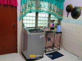 Kuala Rompin Town Homestay，位于瓜拉弄宾的度假短租房