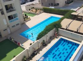 Charmant appartement - residence avec piscine entre Hammamet et Nabeul，位于纳布勒的酒店