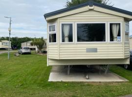 Holiday home at Parkdean Cherry Tree Holiday Park 627，位于大雅茅斯的酒店