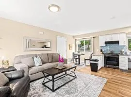 1st Floor 1BR Flat, King Bed, End Unit