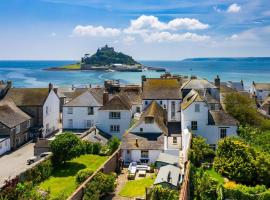 Marazion Beach Town House with Private Parking，位于马拉扎恩的酒店