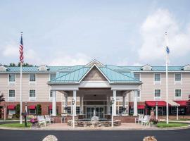 Comfort Inn & Suites Sturbridge-Brimfield，位于斯特布里奇老史德桥村附近的酒店