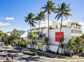 Ramada By Wyndham Cairns City Centre，位于凯恩斯的酒店