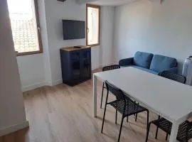 BudgetBnb petit duplex centre médiéval