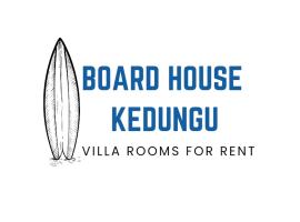 BOARD HOUSE KEDUNGU，位于海神庙的度假短租房