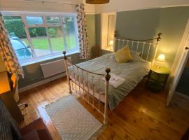 Double & Single Room Horley near Gatwick，位于霍利的民宿