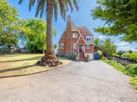Big Family House 9 BR 4BH 13 BED