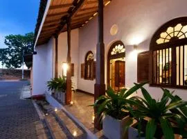 A 03 Bedroom Villa in Galle Fort with Roof Terrace & Pool