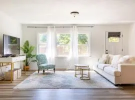 Bohemian Retreat Newly Remodeled with New Hot tub