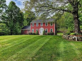 5 Bedroom Cozy New England home - Cobb Meadow House