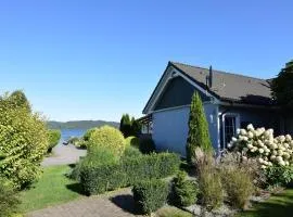 House with private beach by the lake, whirlpool