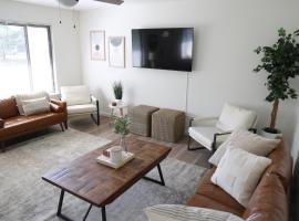 5-BR Serene Retreat Near CLE* Dogs welcome!