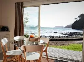 Karaka Bay Lodge