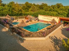 Camping Le Coin Charmant，位于Chauzon的酒店