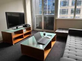 Spacious, Central 2 QB Melbourne CBD Apt near Flinders Stn, Town Hall