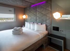 Bloc Hotel London Gatwick Airport，位于霍利的酒店