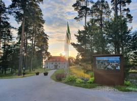 博梅斯威克会议酒店，位于JärnaKallfors Golf Club附近的酒店